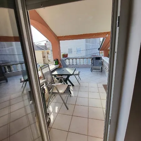 Apartment Apartman Diklo